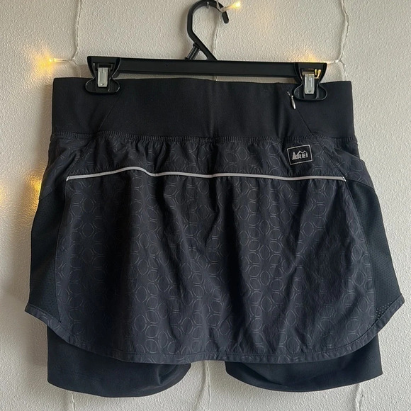 REI Running Skirt w/ Built-in Shorts - Picture 3 of 4